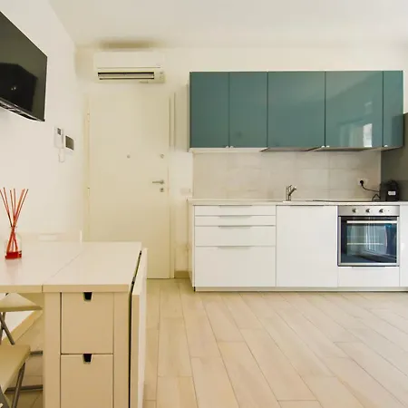 Mare - Housea 滨海波利尼亚诺